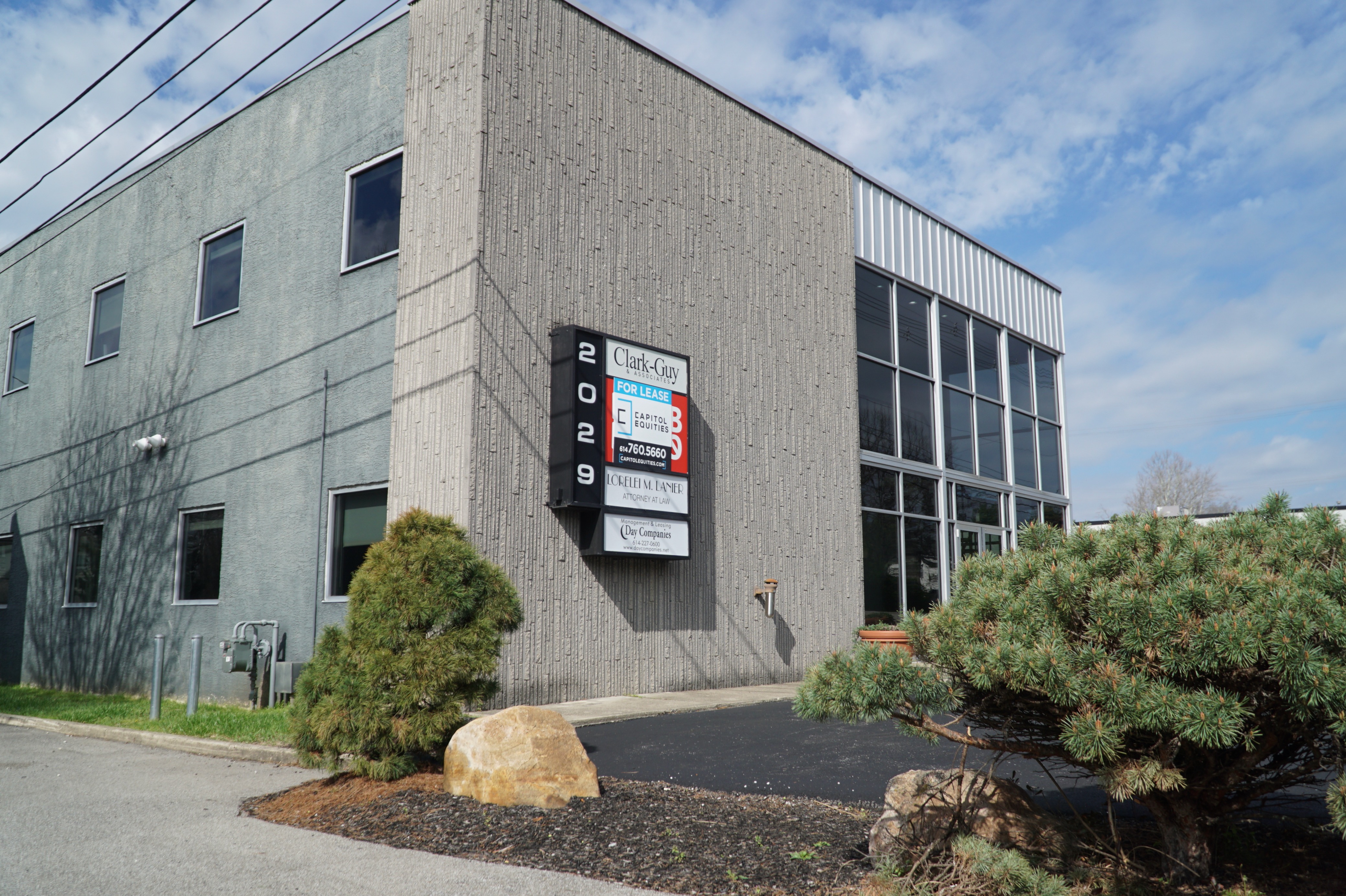 Exterior of the office building at 2029 Riverside Drive, Upper Arlington, Ohio — home of Lorelei M. Lanier, estate planning attorney serving Columbus and Central Ohio
